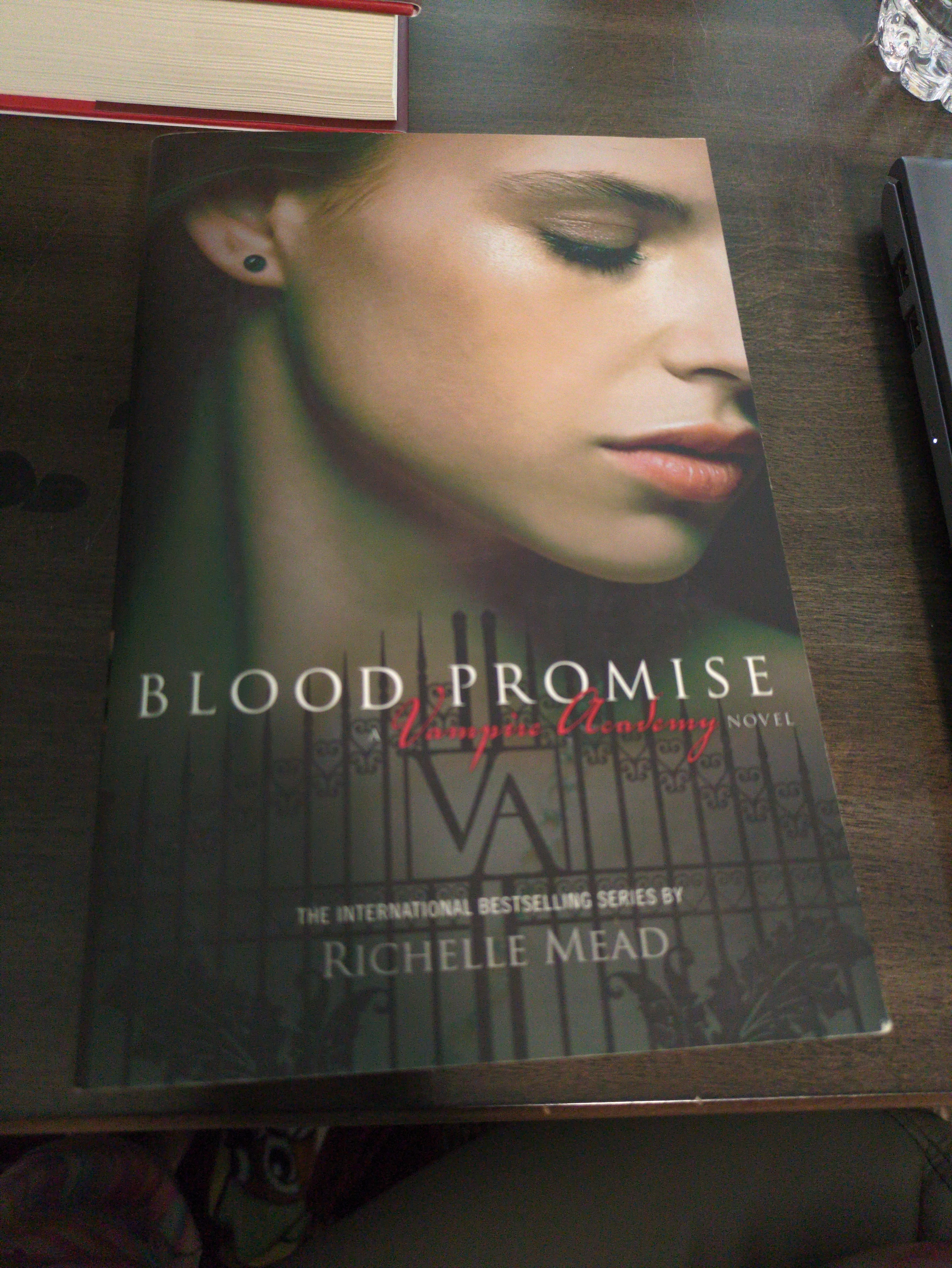 Cover of Blood Promise (Vampire Academy, Book 4)
